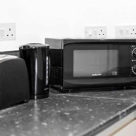 Stylish Apartment - Free Wifi & Netflix - On Street Parking - Double Bed - 49Ag Rowley Regis Extérieur photo